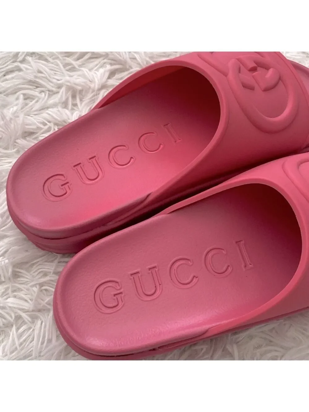 Gucci platform Pink Slide rubber Sandals with Iconic Logo
